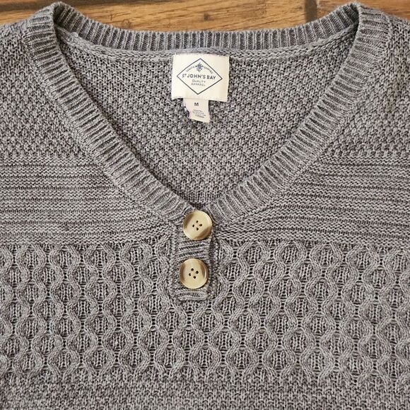 St. John's Bay gray women's medium sweater - Picture 2 of 7